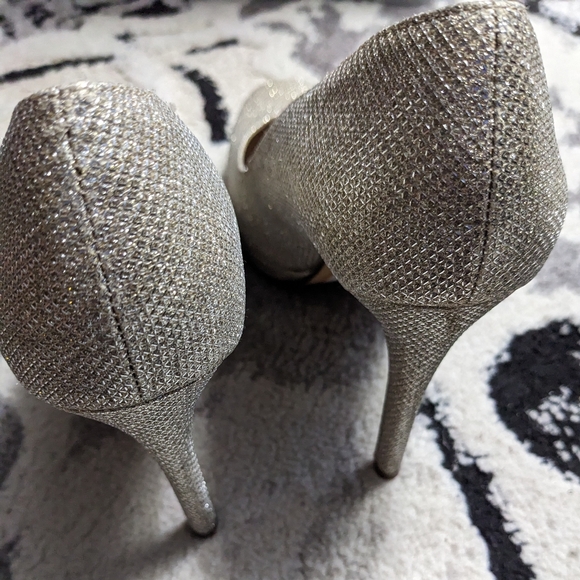 Shoes - Picture 4 of 8